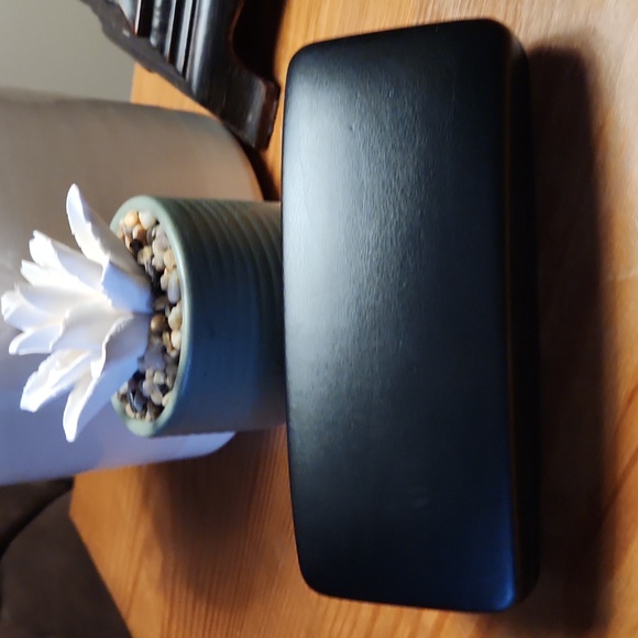 Versace hard sided glasses case - Picture 2 of 12